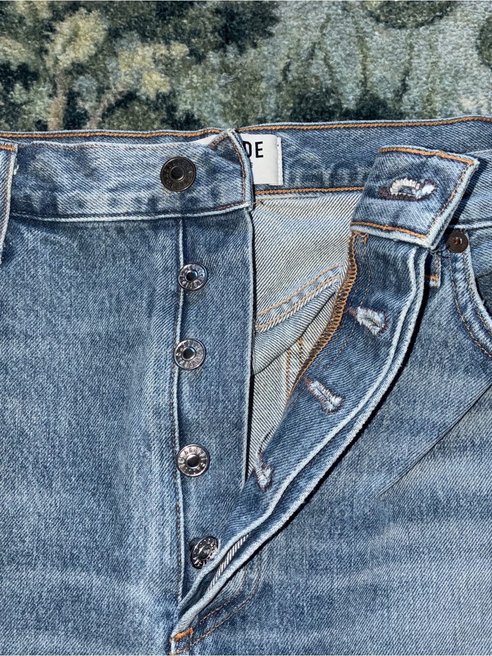 AGOLDE Women's Size 31 Light Wash Distressed Raw Hem Straight Crop Jeans - Picture 7 of 9
